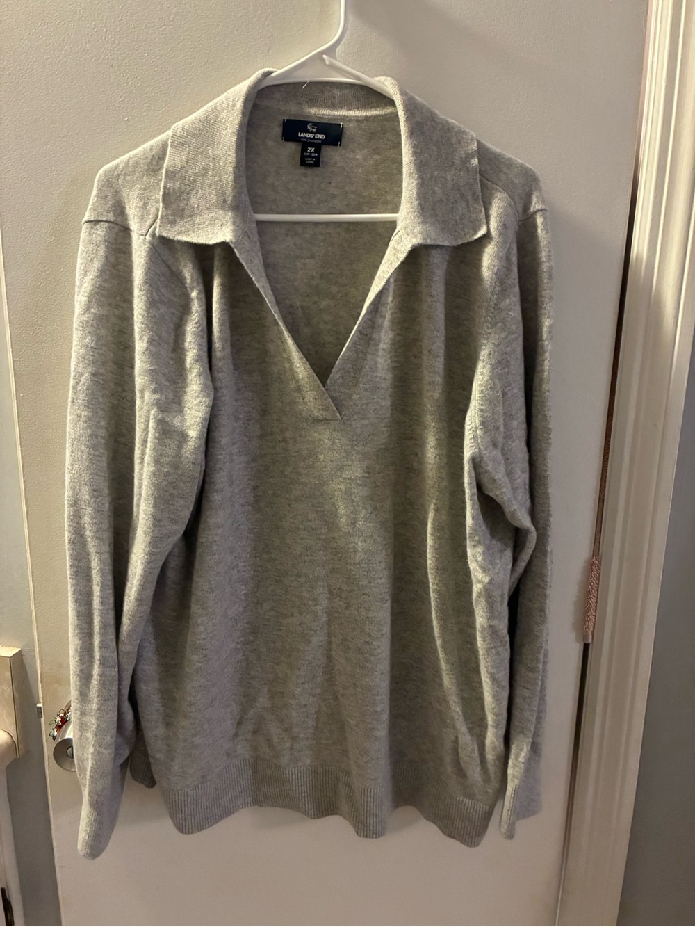 Lands' End Gray Collared V‑Neck Sweater. 100% Cashmere. Size 2XL.